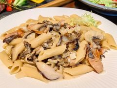 松茸菌德式香肠炒通心粉-FUNFUN有饭花园聚会餐厅