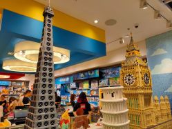 -乐高品牌旗舰店(人民广场店)