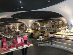 -钟书阁(珍园店)