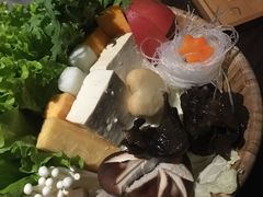 -湊湊火锅·茶憩(新中关购物中心店)
