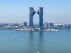 -雪绒花路停车场