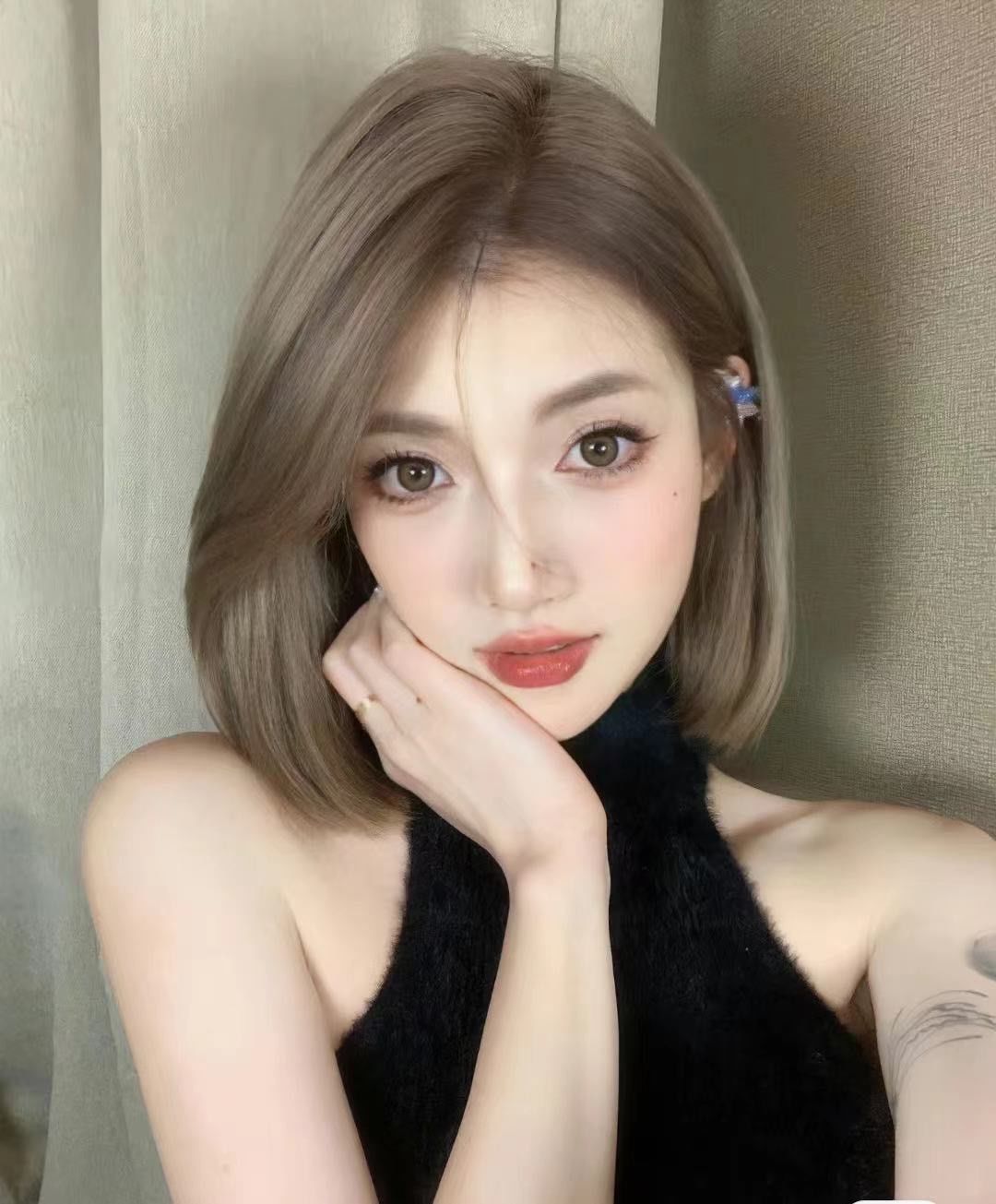 短发女生一定要染的一款发色真的好绝 亚麻色系的发色真的很显白