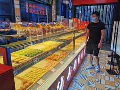 面包甜点陈列柜-東更道点心行(利客来店)