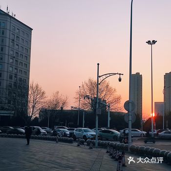 火锅,米饭,大盘鸡~拿走,拿走,不会客气