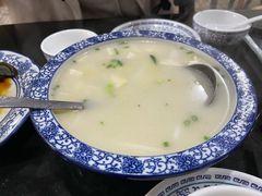 鱼头豆腐汤-一锅厨东北水饺店(厦大店)