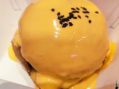 芝士熔岩牛肉汉堡-前进5路汉堡炸鸡(汉街skp店)