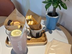 -LAVAZZA拉瓦萨咖啡(中航城君尚购物中心店)