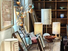 -邊城書店