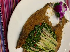 -香巴拉云南餐厅(华莱坞店)