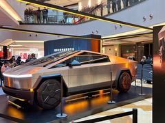 -TESLA 特斯拉(上海太古汇体验店)