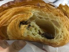 巧克力羊角包-Salon de The de Joel Robuchon(外滩18号店)