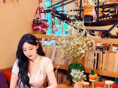 -月亮眼花园餐厅书吧酒吧