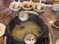 -鲁朗纳麦石锅鸡庄园