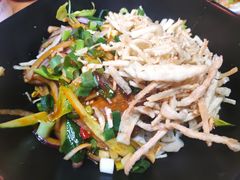 牛肉拉面馓子涼拌-胡同彭家老铺 新疆拉面