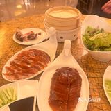 大快朵颐烤鸭时