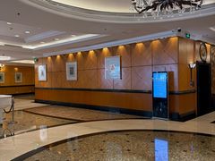 -深圳富苑皇冠假日套房酒店