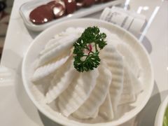 -洪氏嗨捞·广东猪肚鸡·椰子鸡火锅(西咸万象城店)