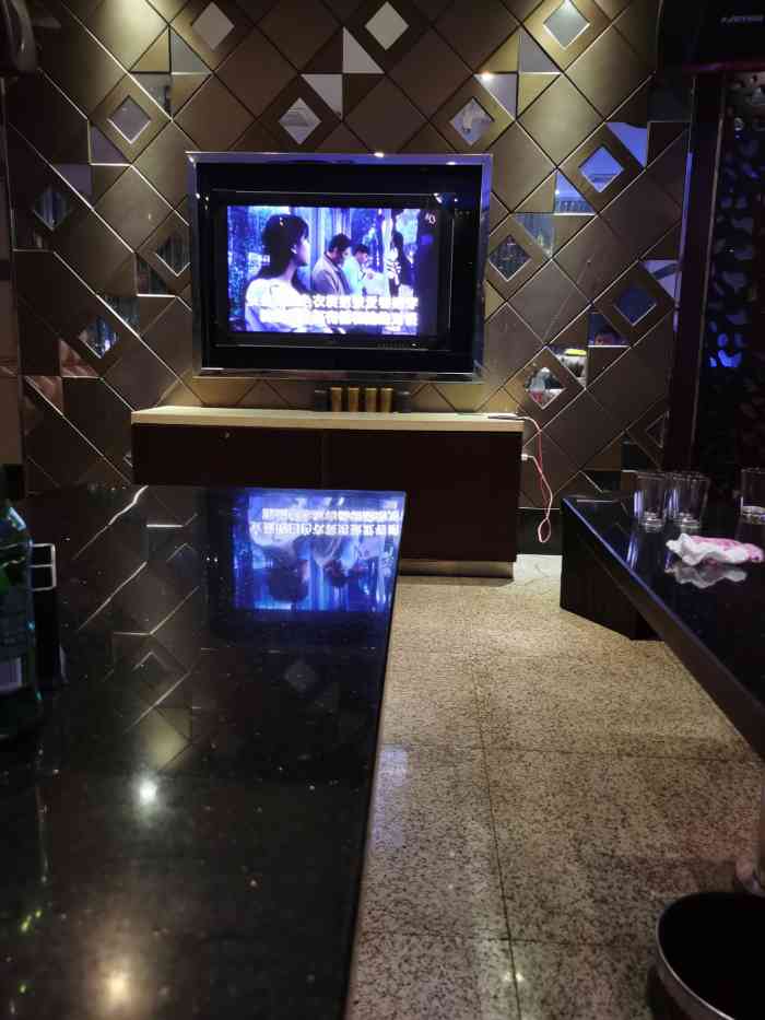 迪卡乐ktv(江大南路店)-"蛮不错的!虽然不大但看起来氛围不错!