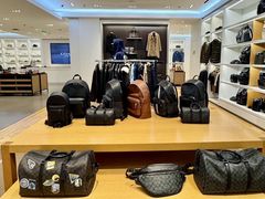 -百年港湾奥特莱斯(香炉礁店)