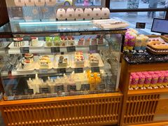 面包甜点陈列柜-申氏糕点(三好街店)