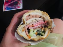 -Bánh Mì Huynh Hoa