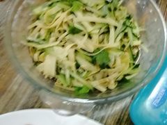 黄瓜拌豆皮-小叶大馅饺子城
