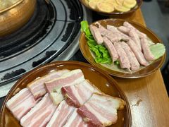 -阿山卓·野生菌火锅·纳西火塘烤肉