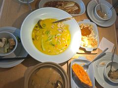 QQ酸汤鱼-蜜桃餐厅·伴山(绿宝广场店)