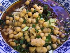 -渝之汇牛肉豌杂面