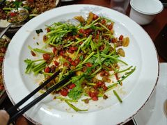 -湖南人家湘菜馆(镇江路店)