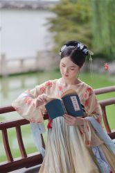 -汉仪华裳汉服馆(打浦桥店)