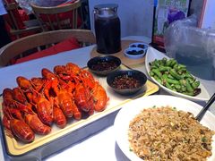 -肥肥虾庄·金牌油焖大虾(沙湖店)