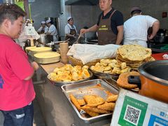 -穆彦华逍遥镇胡辣汤(岗坡路店)