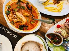 -Chom Cafe and Restaurant