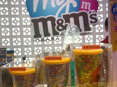 -m豆巧克力世界(上海世茂广场店)