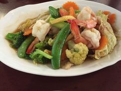 -Dang restaurant (patong phuket)