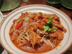 -花菇朵·云山雀 ll 野生菌锅·野果酸汤·精品滇菜(万柳店)