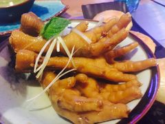 连骨头都不放过的鸡爪-鱼库·不仅是一家烤鱼店(车公庙店)