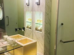 -上海滴水湖皇冠假日酒店