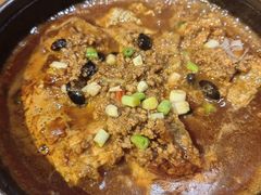 -帅巴人舅母子腊蹄民俗村
