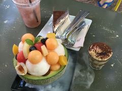 -莓园冰淇淋店