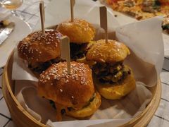 迷你汉堡-Twin Tails Brewpub双尾精酿餐吧(八坼店)