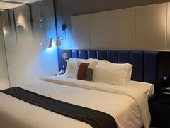 -Ting无边际江景酒店(重庆解放碑云端之眼店)