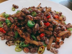 红豆炒腊肉-聚福源·特色川菜馆·烤羊排