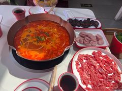 -毛辣果·贵州红酸汤牛肉火锅(西单店)