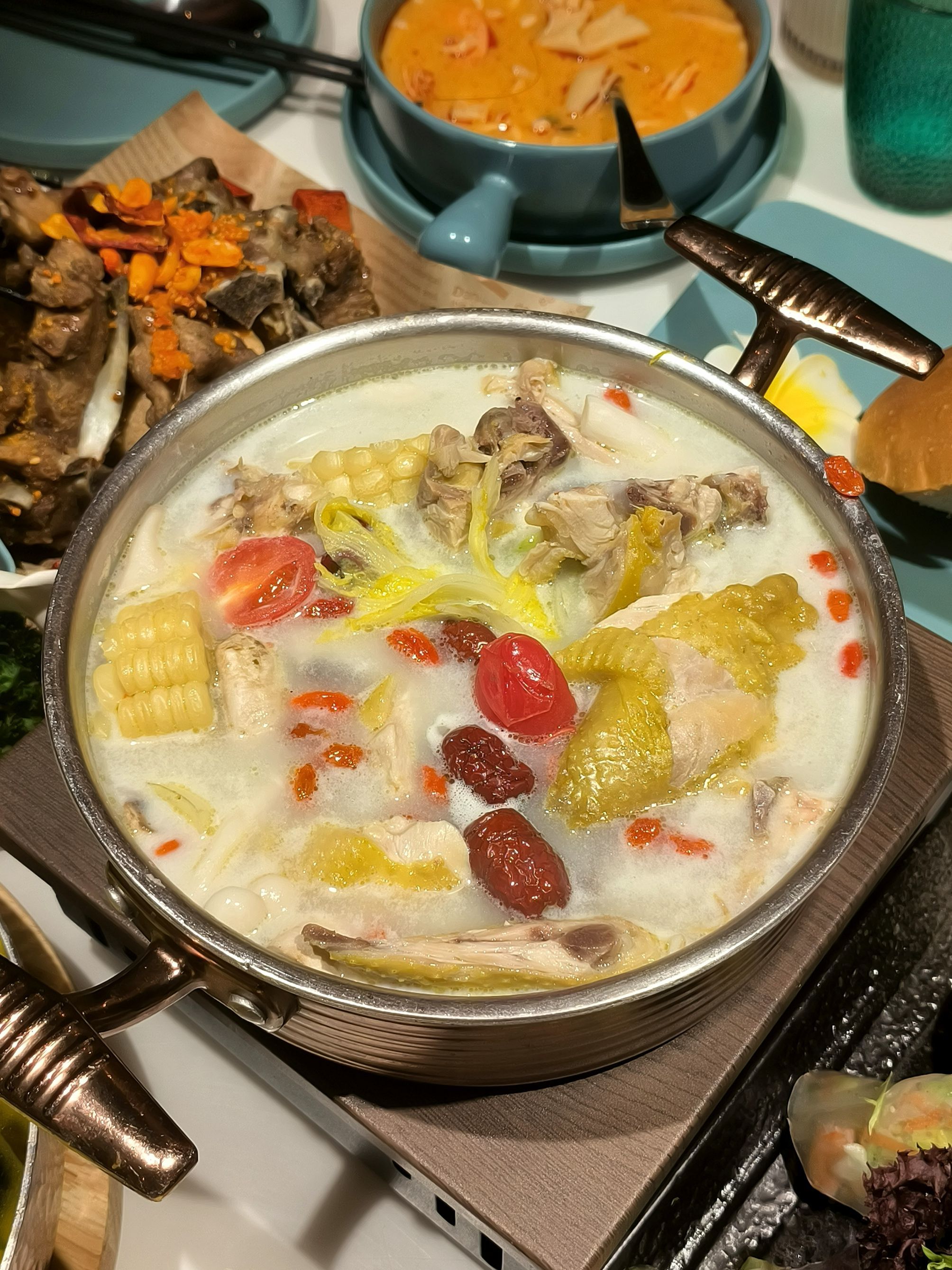 泰国菜
依旧觉得这家的好好chi
	
冬天可以来吃椰子鸡～暖