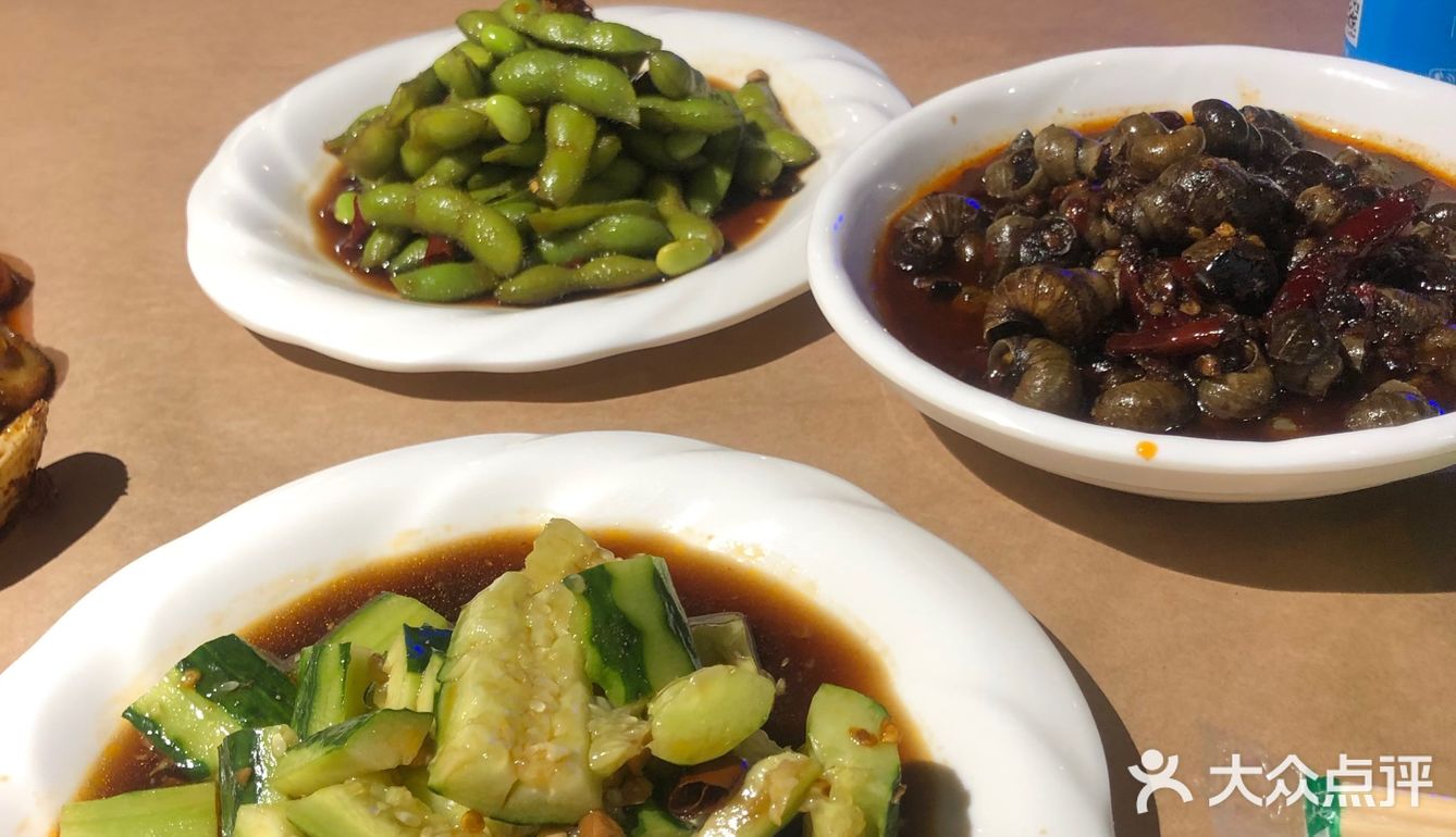 超级火的网红餐厅 是总店，人挺多的