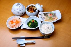 -爱陪伴尊享月子中心(国际店)