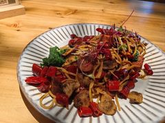 野菌辣香肠意面-本处·素食·融合料理(南油店)