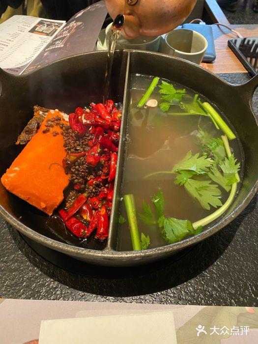 盡膳口福跷脚牛肉火锅(晶耀前滩店)草本鸳鸯锅图片